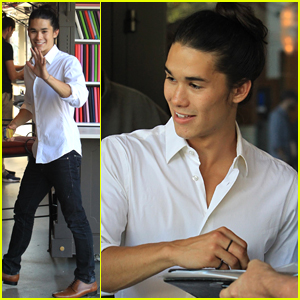 'Descendants 2' Star Booboo Stewart Happily Signs Autographs For Fans