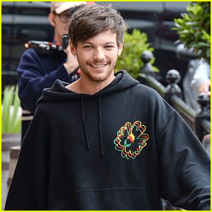 Louis Tomlinson Hangs Out with Fans in England!