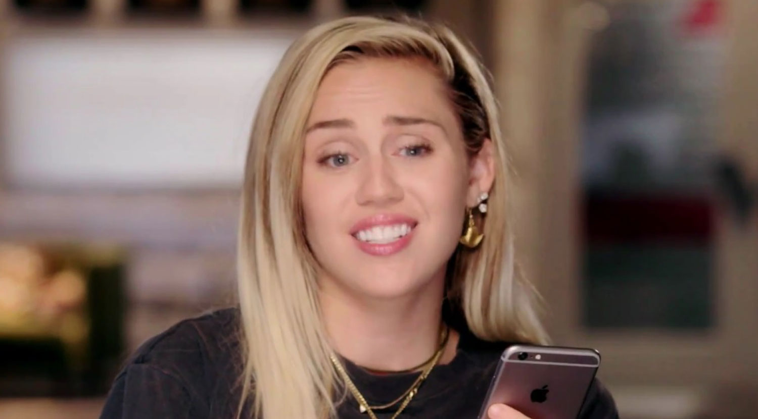 Miley Cyrus Wishes Little Sis Noah Would Text Her Back! Miley Cyrus(02)