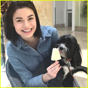 Miranda Cosgrove's Photography Teacher Didn't Like Any of Her Photos For This Reason