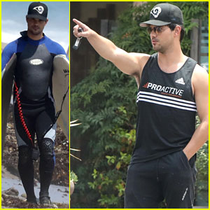 Taylor Lautner Catches Waves & Lunch With Friends
