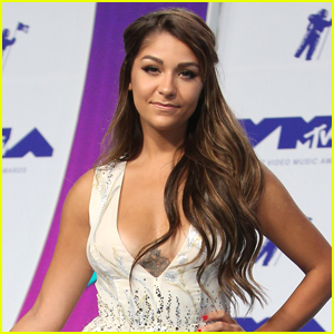 Andrea Russett Uploads Candid Video About Finding Herself: 'I Don't Know What I'm Doing'