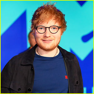 Ed Sheeran Poses for Photos at VMAs 2017 Ahead of Big Performance!