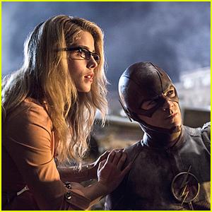 Felicity Smoak Returns To 'The Flash' For Season 4