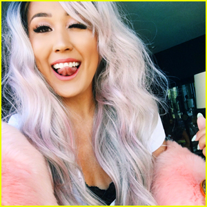 LaurDIY Turned Into The Prettiest Mermaid Ever With a Silver Pink Wig!