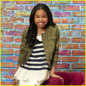 'Raven's Home' Star Navia Robinson Loves All Animals -- Well, Most of Them (Exclusive)