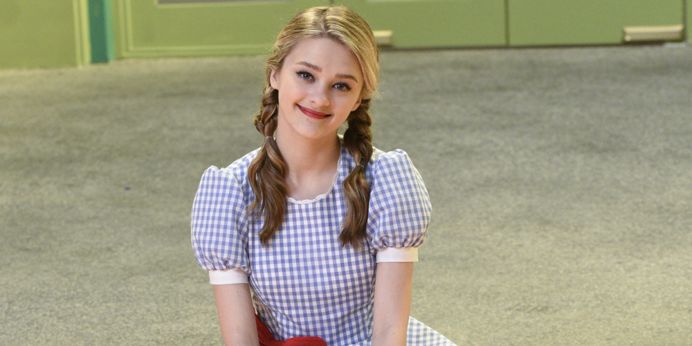 Lizzy Greene Wore Silver Slippers Instead of Red For 'Wizard of