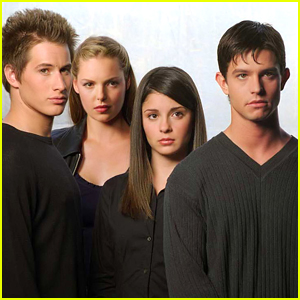 Could 'Roswell' Get The Reboot Treatment? One Star Thinks So