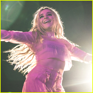 Sabrina Carpenter Celebrates Wrapping Up Her 'De-Tour' Tour in Toronto