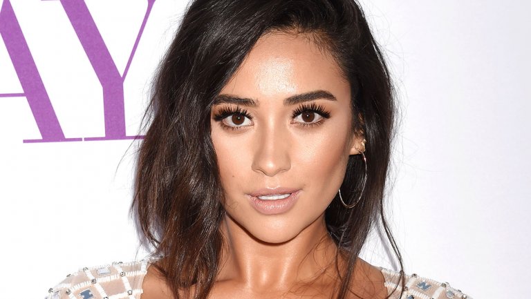 Shay Mitchell Actually Uses Food To Tint Her Lips | Newsies, Shay ...