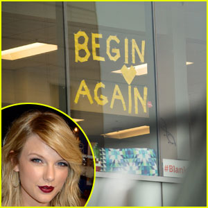 Taylor Swift Noticed the Post-It Messages Outside of Denver Courthouse