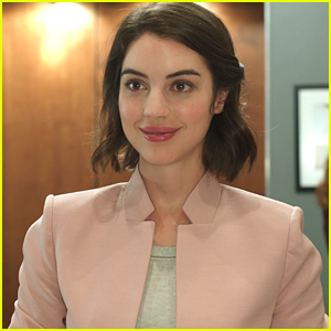 Adelaide Kane Calls 'Once Upon A Time' Character Drizella 'Very Petty'