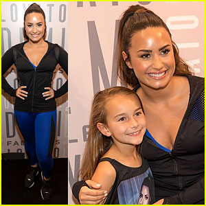Demi Lovato Had So Many Fans Come to Meet & Greet!
