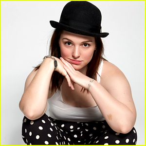 'Wizards of Waverly Place' Star Jennifer Stone To Play Santa's Daughter in New Movie!