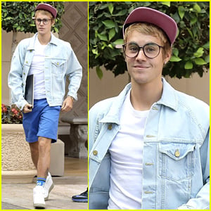 Justin Bieber Flashes a Grin While Out & About in Beverly Hills
