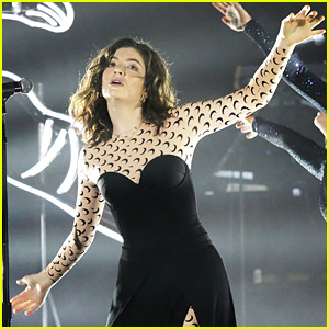 Lorde 'Channels the Spirits' on Night One of 'Melodrama' World Tour