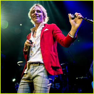 Ross Lynch Gives Sweet Shout Out to Fans During R5 Tour