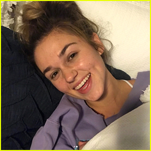 Sadie Robertson Reveals She Struggled With an Eating Disorder & Body Issues in New Live Original Blog