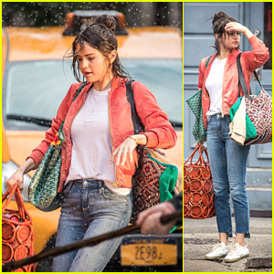 Selena Gomez Shoots Scene in the Rain for New Movie!