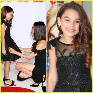 Ariana Greenblatt Shines at Her First Movie Premiere with 'Bad Moms Christmas'