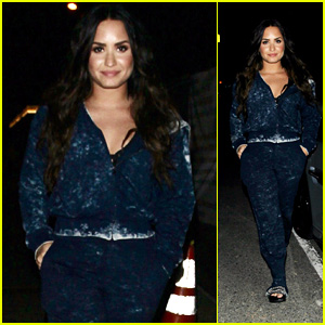 Demi Lovato Looks Pretty While Making a Late Night Fast Food Pit Stop!