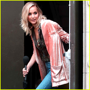 Jennifer Lawrence Switches Into Stealth Mode While Filming for 'Jimmy Kimmel Live!'