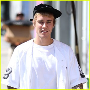 Justin Bieber Is 'Praying For All Those In Pain'