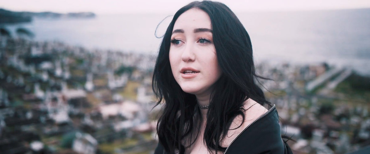 Noah Cyrus - Again (Official Music Video) ft. XXXTENTACION 