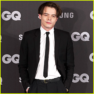 Charlie Heaton Rocks a Skinny Tie at GQ Men of the Year Awards 2017