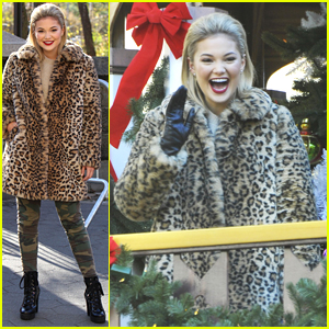 Olivia Holt Sings 'Christmas Baby, Please Come Home' at Macy's Thanksgiving Day Parade 2017 (Video)