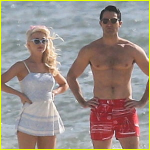 Tyler Hoechlin Looks So Hot While Shirtless at the Beach!