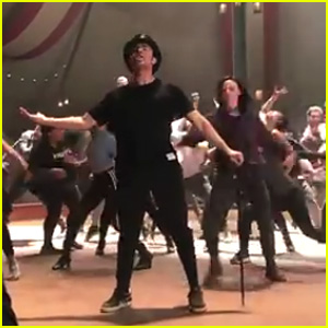 Zac Efron Sings & Dances in 'Greatest Showman' Rehearsal Video - Watch Now!