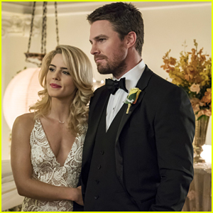 'Arrow' Star Gushes Over Emily Bett Rickards' Felicity Smoak in Midseason Finale