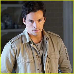 PLL's Ian Harding Says Nothing Would've Kept Him in Rosewood, Not Even Aria