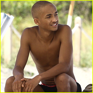Jaden Smith Hangs Out at the Beach With Friends in Miami!