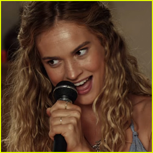 Watch Lily James sing as a young Meryl Streep in Mamma Mia 2
