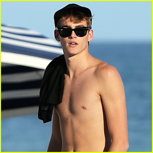 Presley Gerber Goes Shirtless for a Day at the Beach!