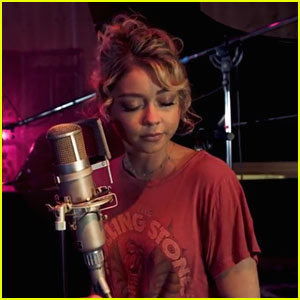 Sarah Hyland Releases Acoustic 'Know U Anymore' Video With BoTalks - Watch!