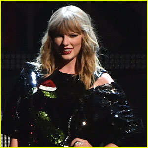 Taylor Swift Is Back at Number One On Billboard 200 Chart