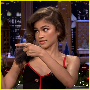 Zendaya & Zac Efron Body Slammed Each Other While Trying To Film The 'Greatest Showman' Trapeze Scene