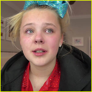 JoJo Siwa Gets Emotional Talking About Family In New Video