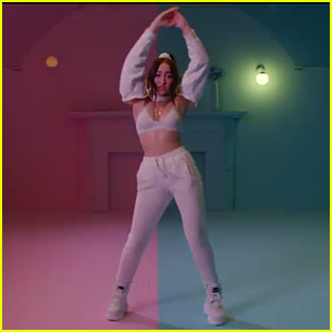 Noah Cyrus Breaks It Down in Colorful Music Video for One Bit Collaboration 'My Way' - Watch!