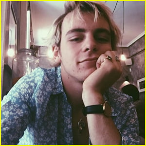 Ross Lynch Is The Most Spontaneous Romantic You'll Ever Meet