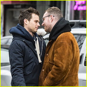 Sam Smith & Boyfriend Brandon Flynn Kiss While Walking in New York City!