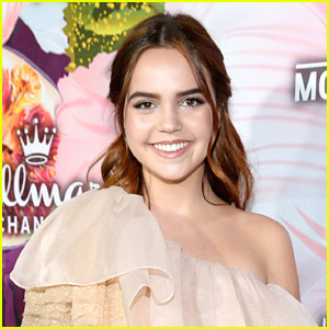 Bailee Madison Remembers Advice From Billy Crystal, Shares Twitter Exchange