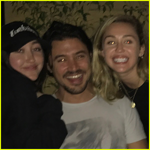 Miley & Noah Cyrus Bring on the Disney Nostalgia in a Selfie With Paolo From 'The Lizzie McGuire Movie'!