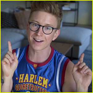 Tyler Oakley Reacts to 'Best & Worst' Super Bowl Halftime Shows (Video)