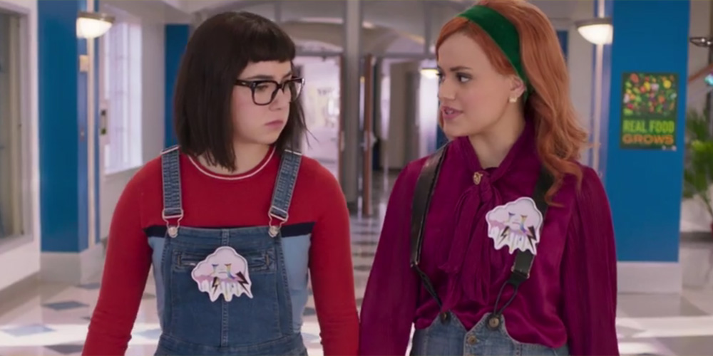 Daphne & Velma” Trailer Has the Girls Solving a Zombie Mystery at School