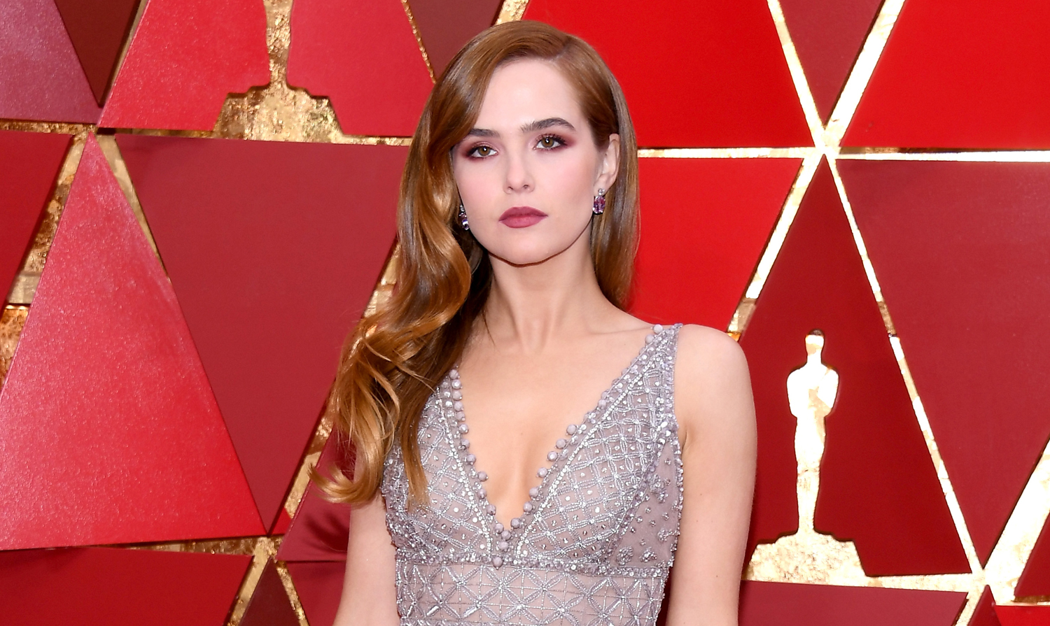 Zoey Deutch Represents Red Carpet Green Dress at Oscars 2018!