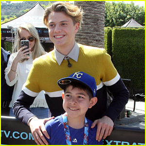 Jace Norman Takes Funny Pics With All His Fans
